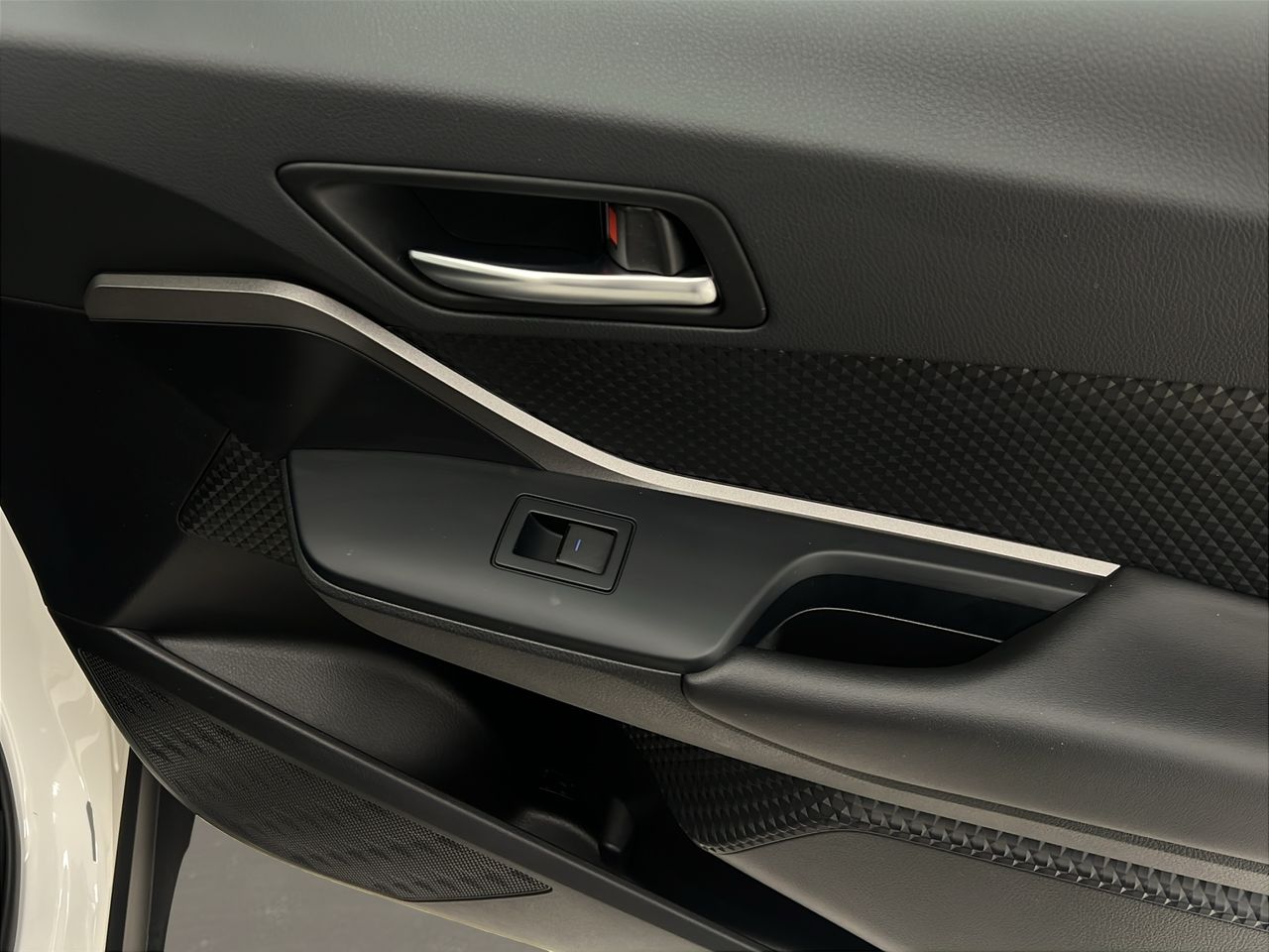 Toyota C-HR 1.8 125H Active - Foto 18