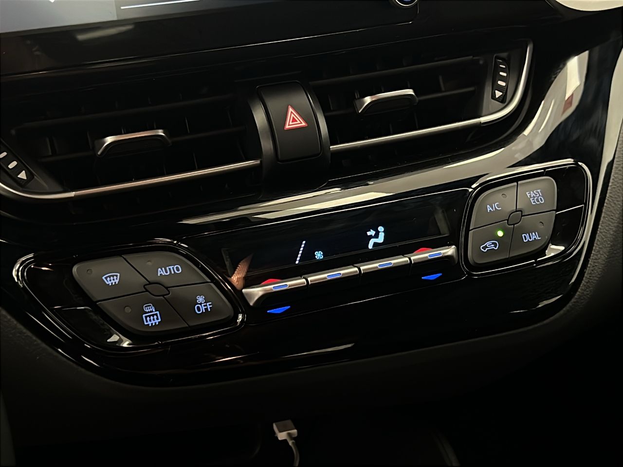 Toyota C-HR 1.8 125H Active - Foto 31