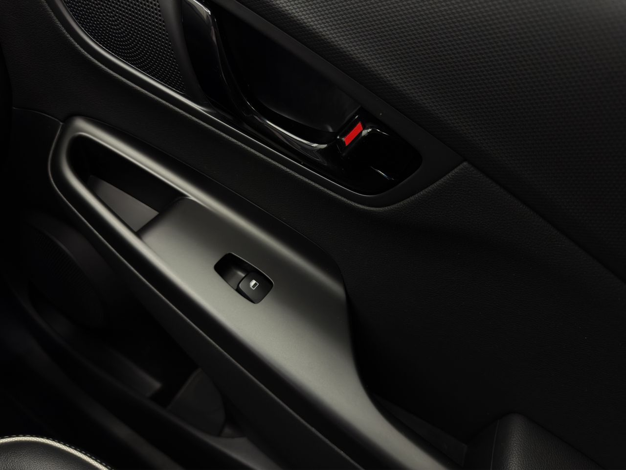 Hyundai Kona 1.6 GDI HEV SLE DCT - Foto 18