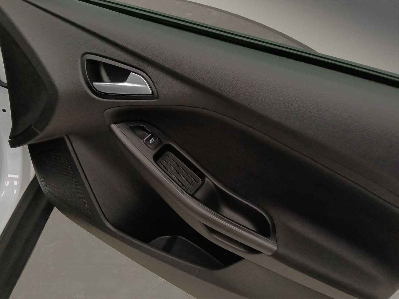 Ford Focus 1.6 TDCi 115cv Trend - Foto 18