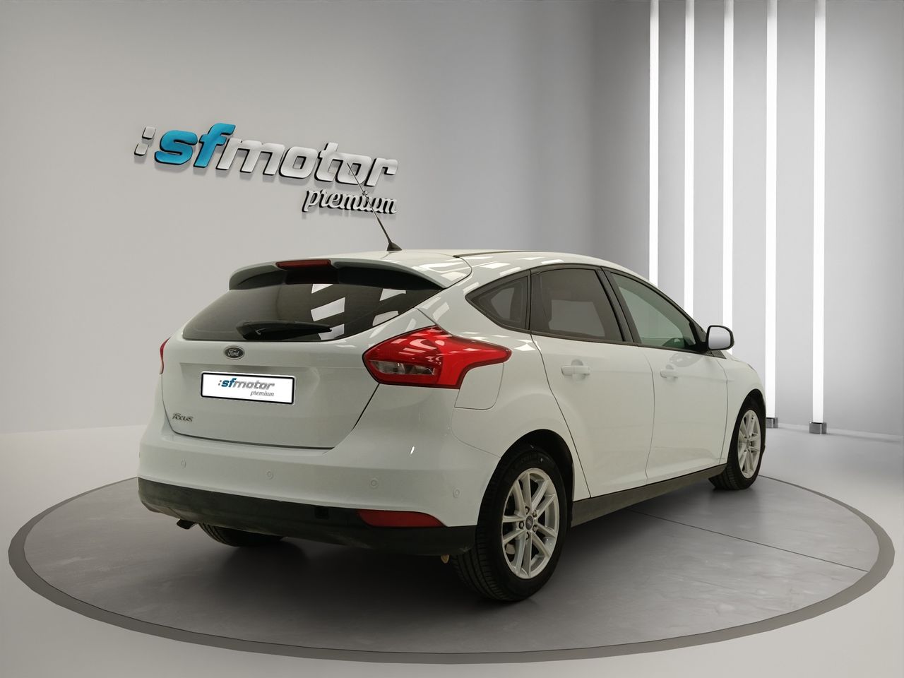 Ford Focus 1.6 TDCi 115cv Trend - Foto 7