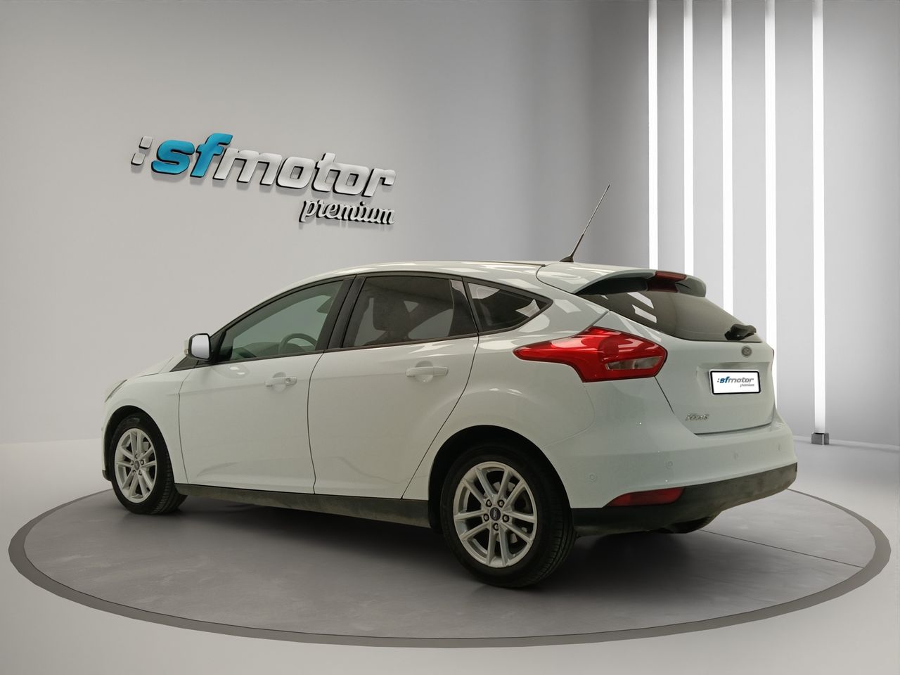 Ford Focus 1.6 TDCi 115cv Trend - Foto 5