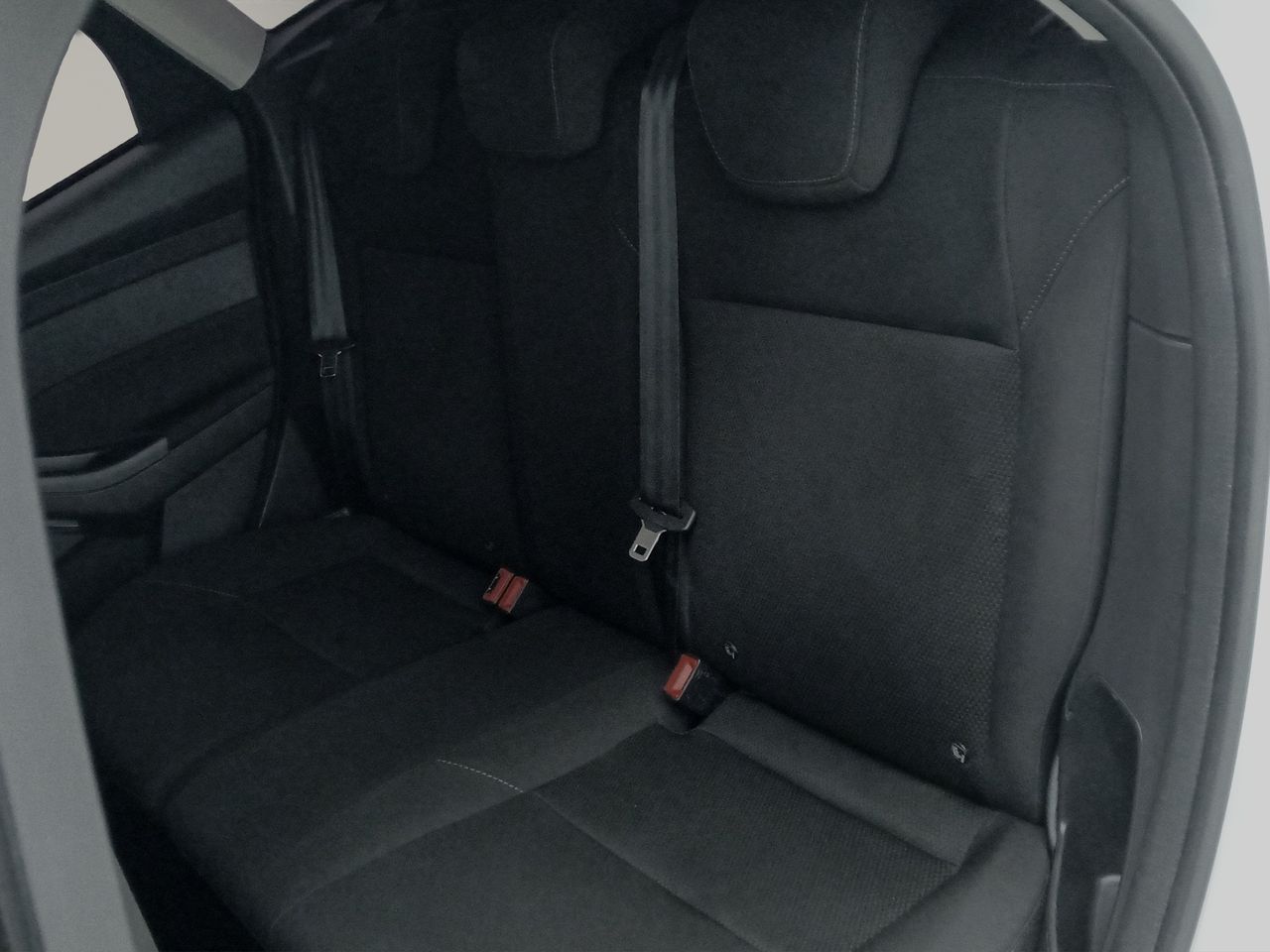 Ford Focus 1.6 TDCi 115cv Trend - Foto 14