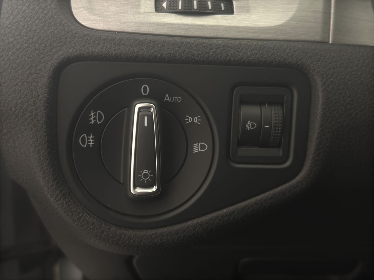 Volkswagen Golf Advance 1.6 TDI 105CV BMT - Foto 28