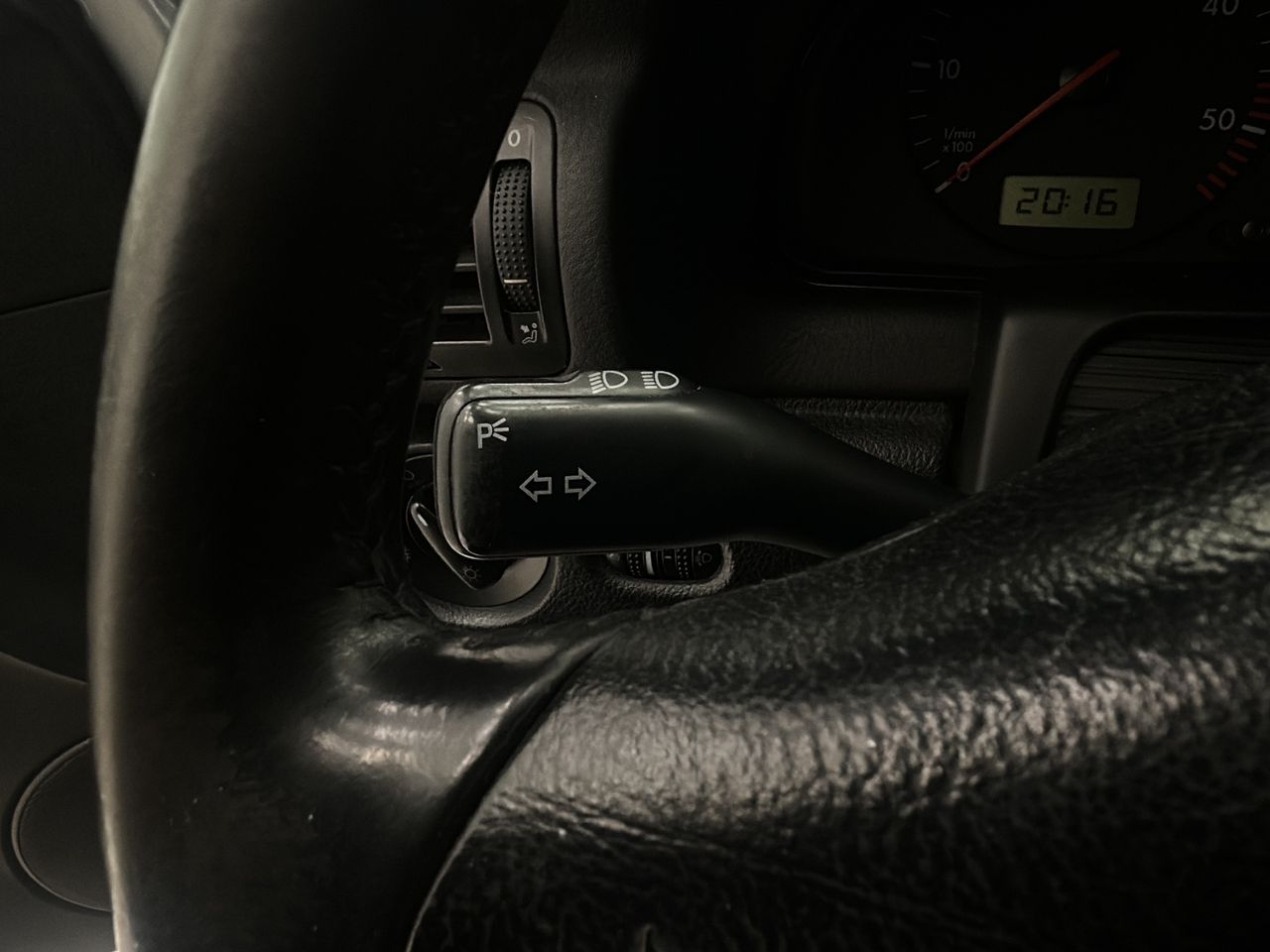 Volkswagen Passat 1.9 TDI COMFORTLINE - Foto 24