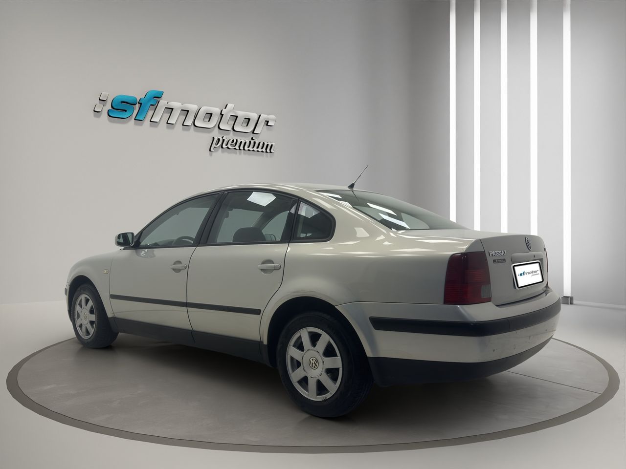 Volkswagen Passat 1.9 TDI COMFORTLINE - Foto 5