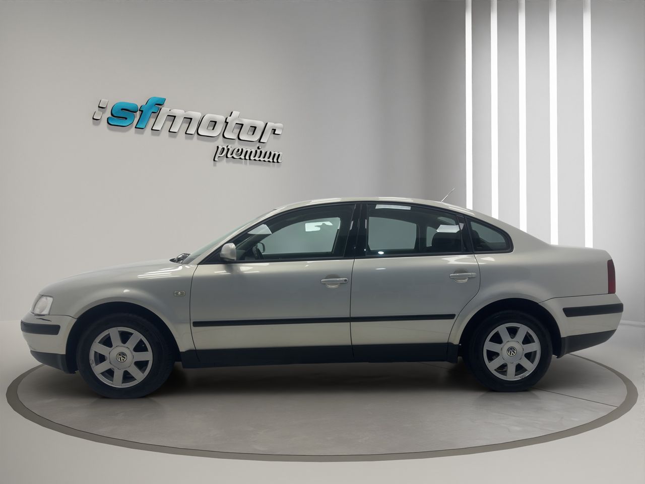 Volkswagen Passat 1.9 TDI COMFORTLINE - Foto 4