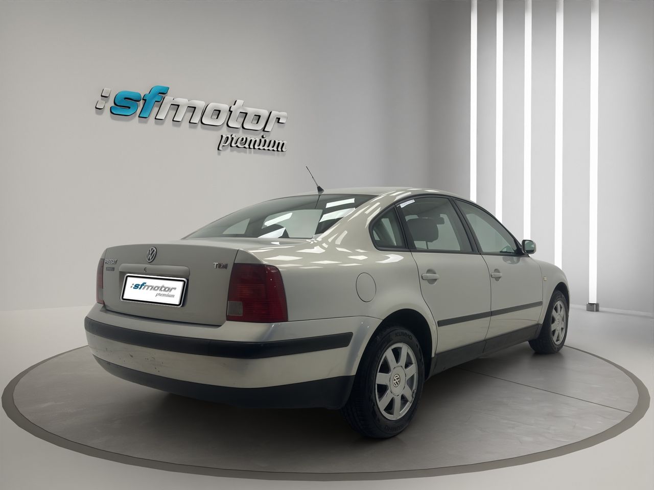 Volkswagen Passat 1.9 TDI COMFORTLINE - Foto 7