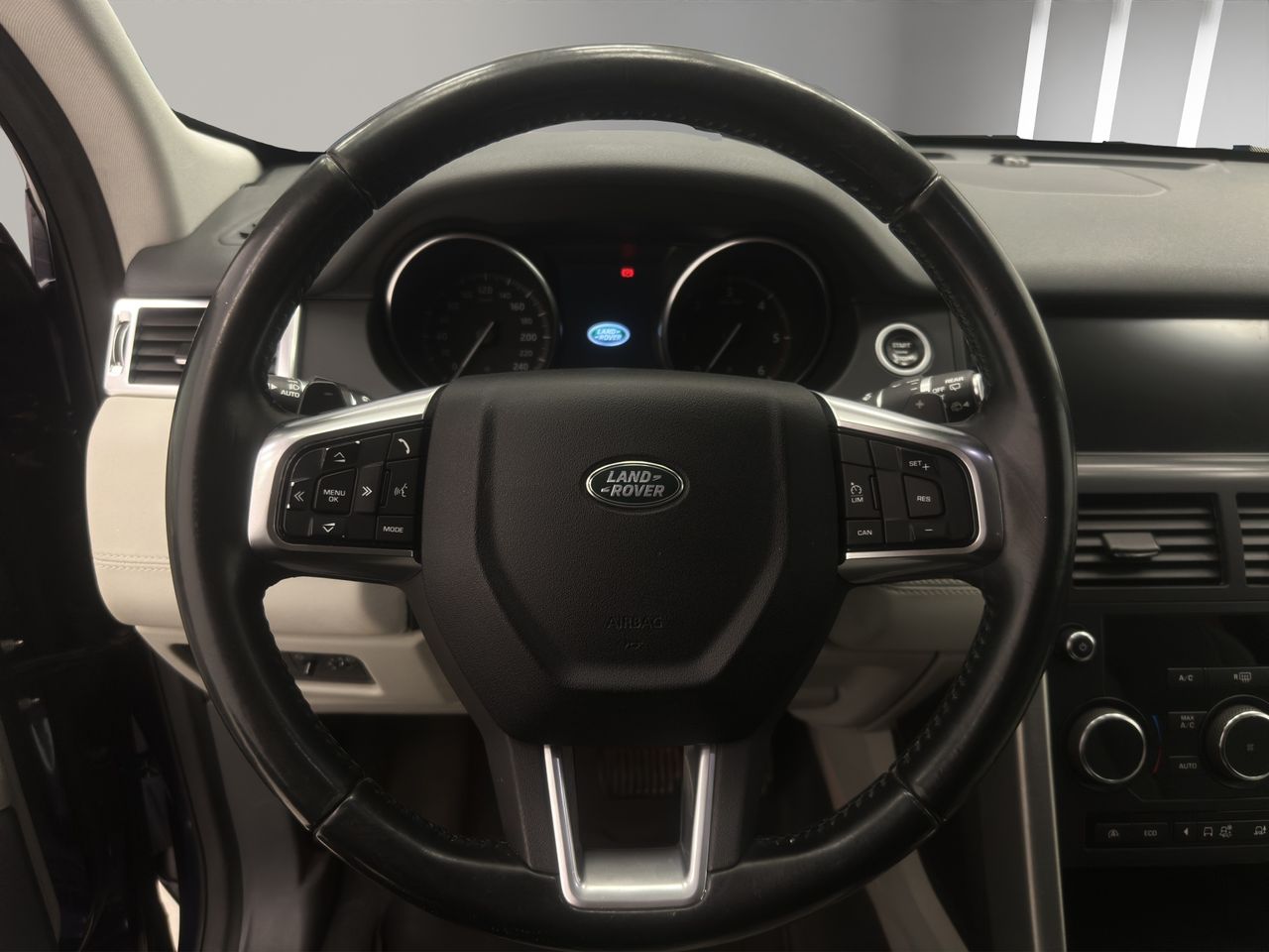 Land-Rover Discovery Sport 2.0L TD4 110kW (150CV) 4x4 SE - Foto 11