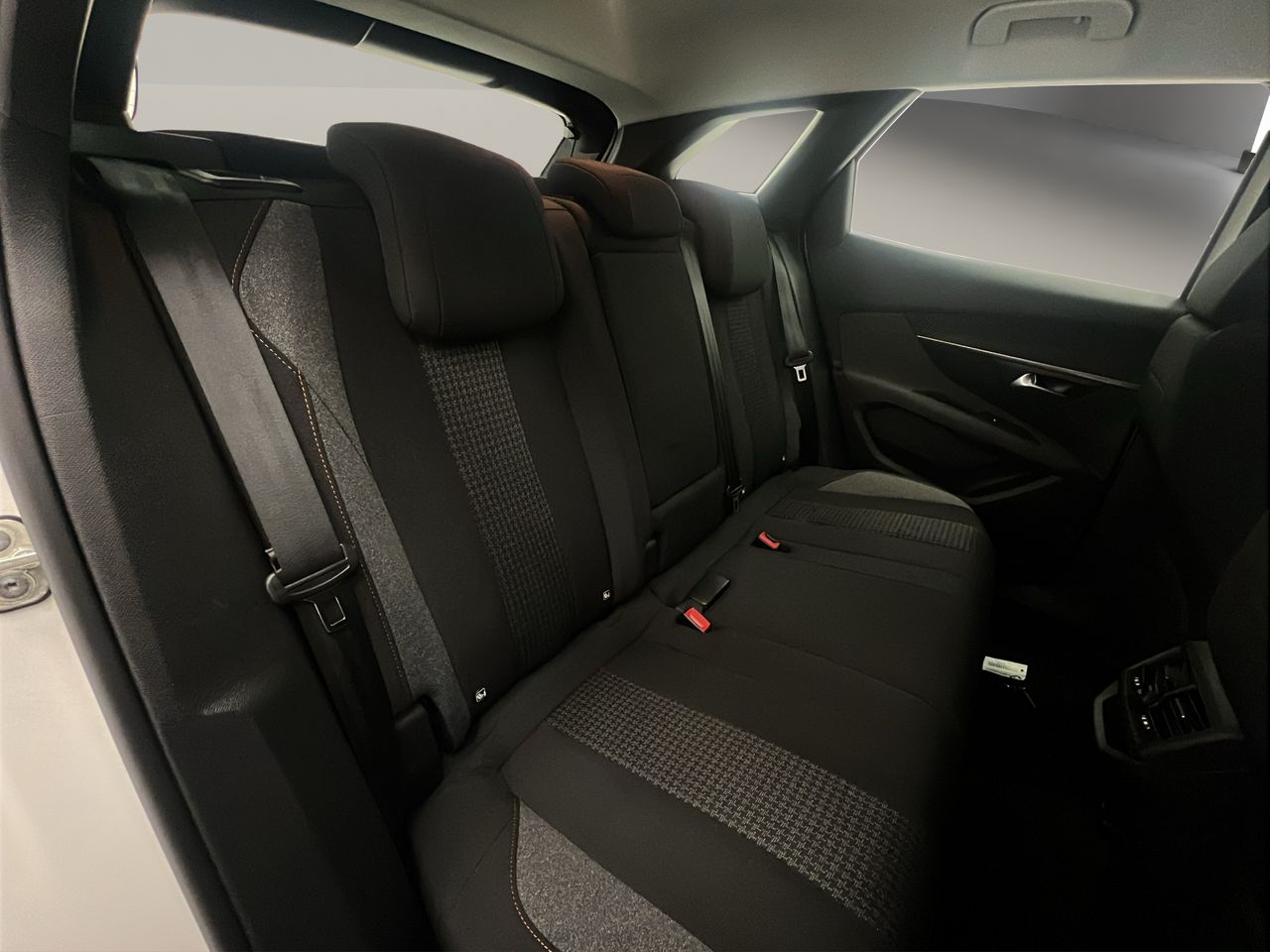 Peugeot 3008 1.5 BlueHDi 96kW (130CV) S&S Active Pack - Foto 21