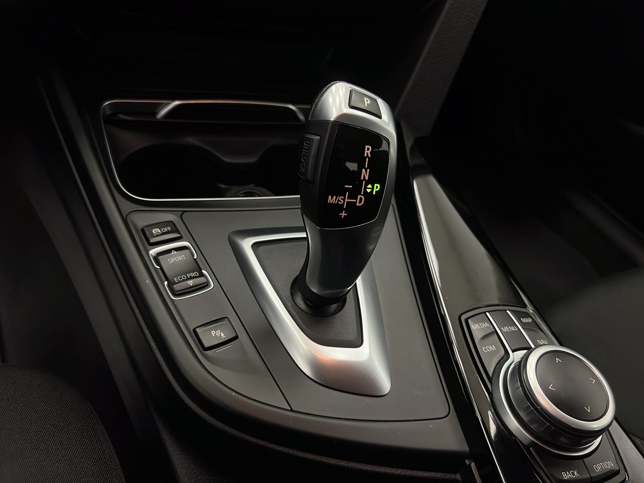 BMW Serie 3 318dA Business - Foto 23