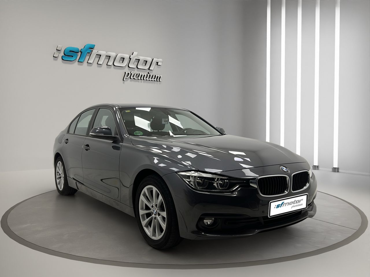 BMW Serie 3 318dA Business - Foto 8