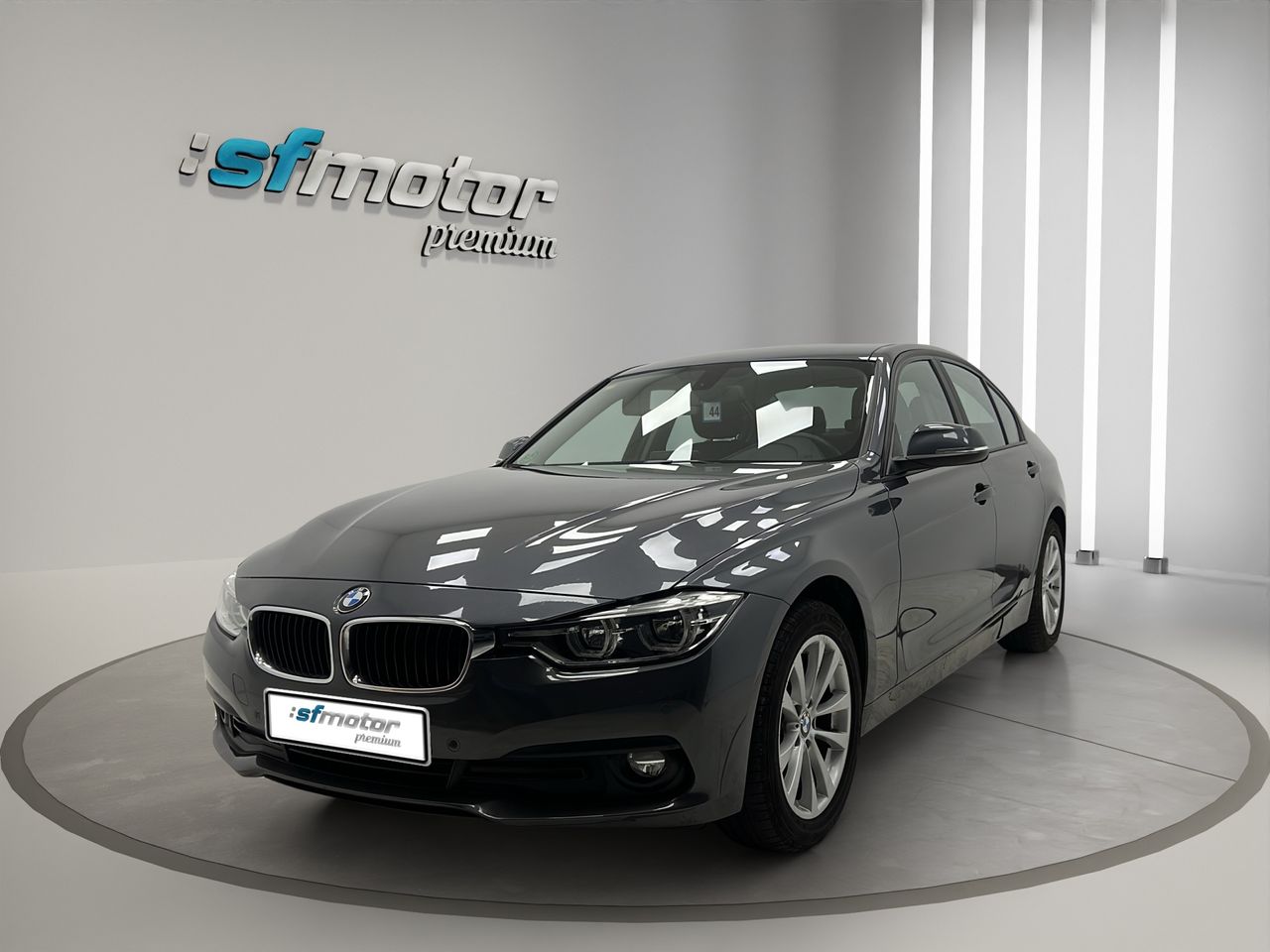 BMW Serie 3 318dA Business - Foto 2