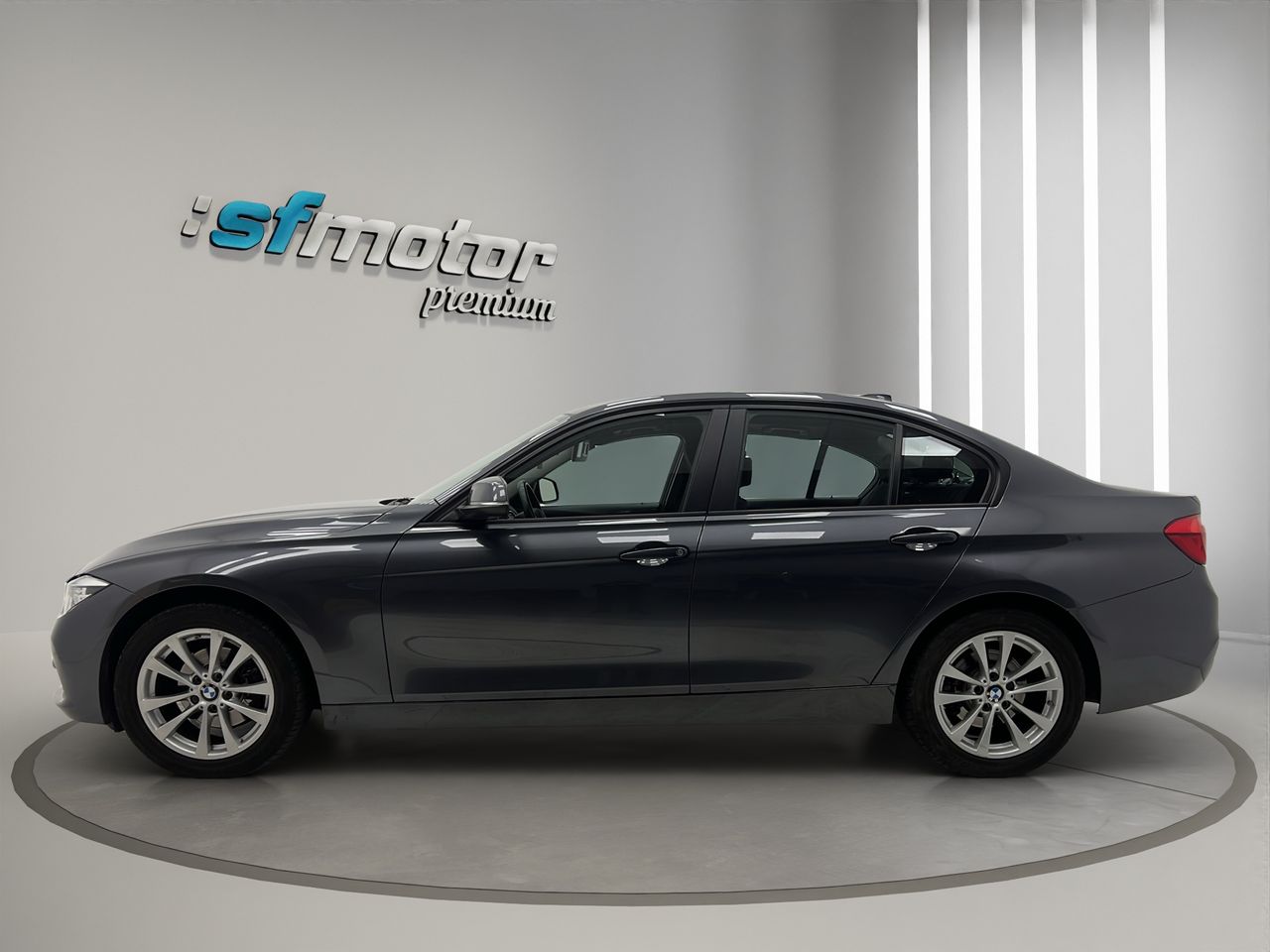 BMW Serie 3 318dA Business - Foto 4