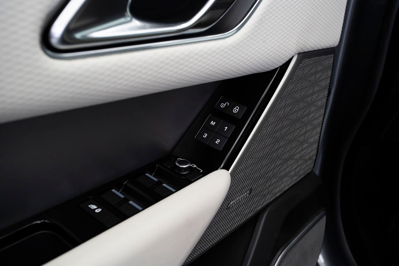 Land-Rover Range Rover Velar 2.0 D240 177kW R-Dynamic SE 4WD Auto - Foto 35