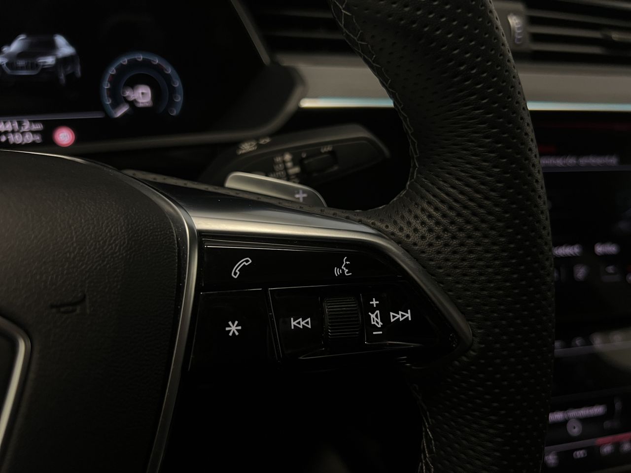 Audi Q8 e-tron S line 55 quattro - Foto 35