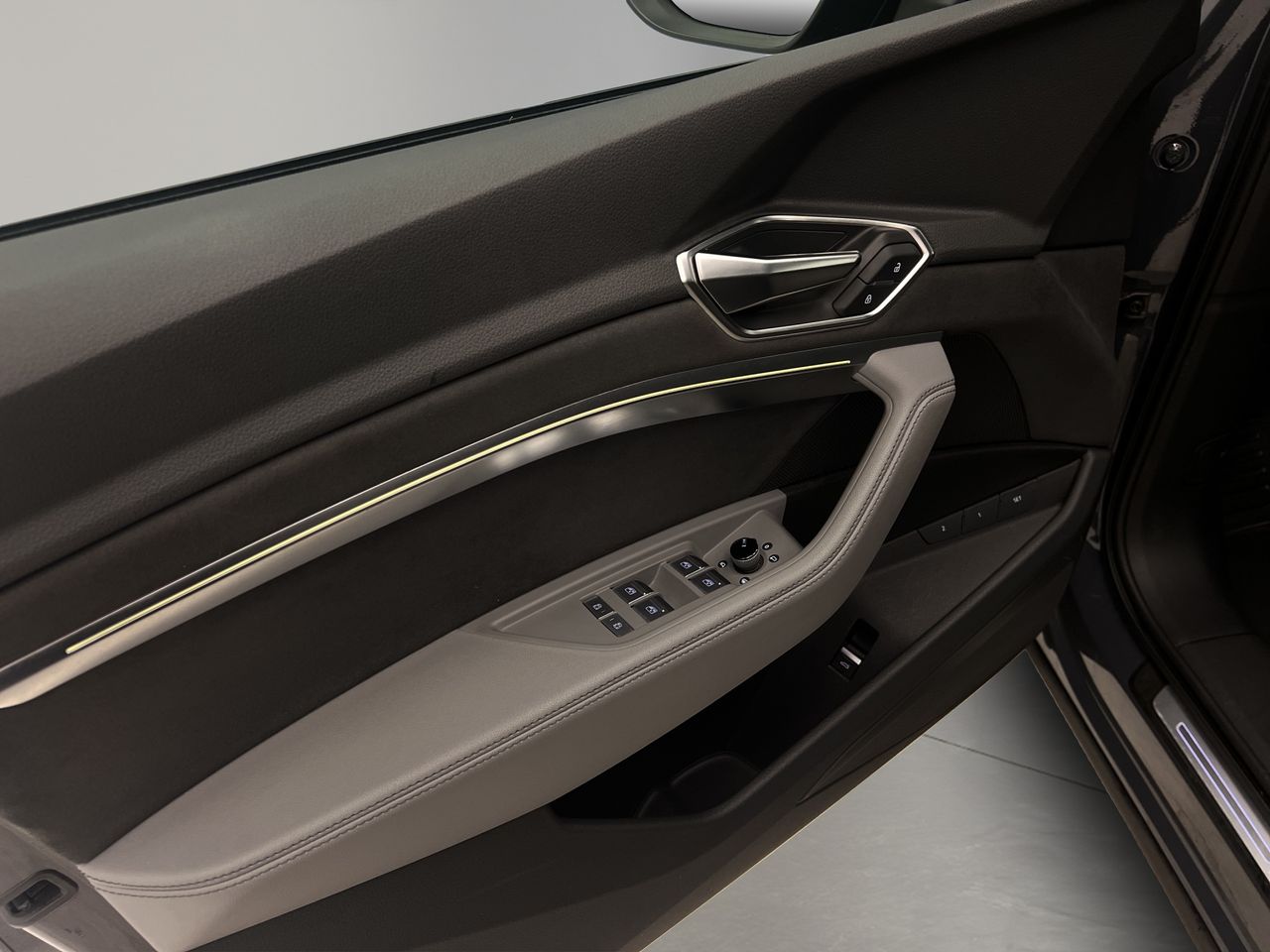 Audi Q8 e-tron S line 55 quattro - Foto 15