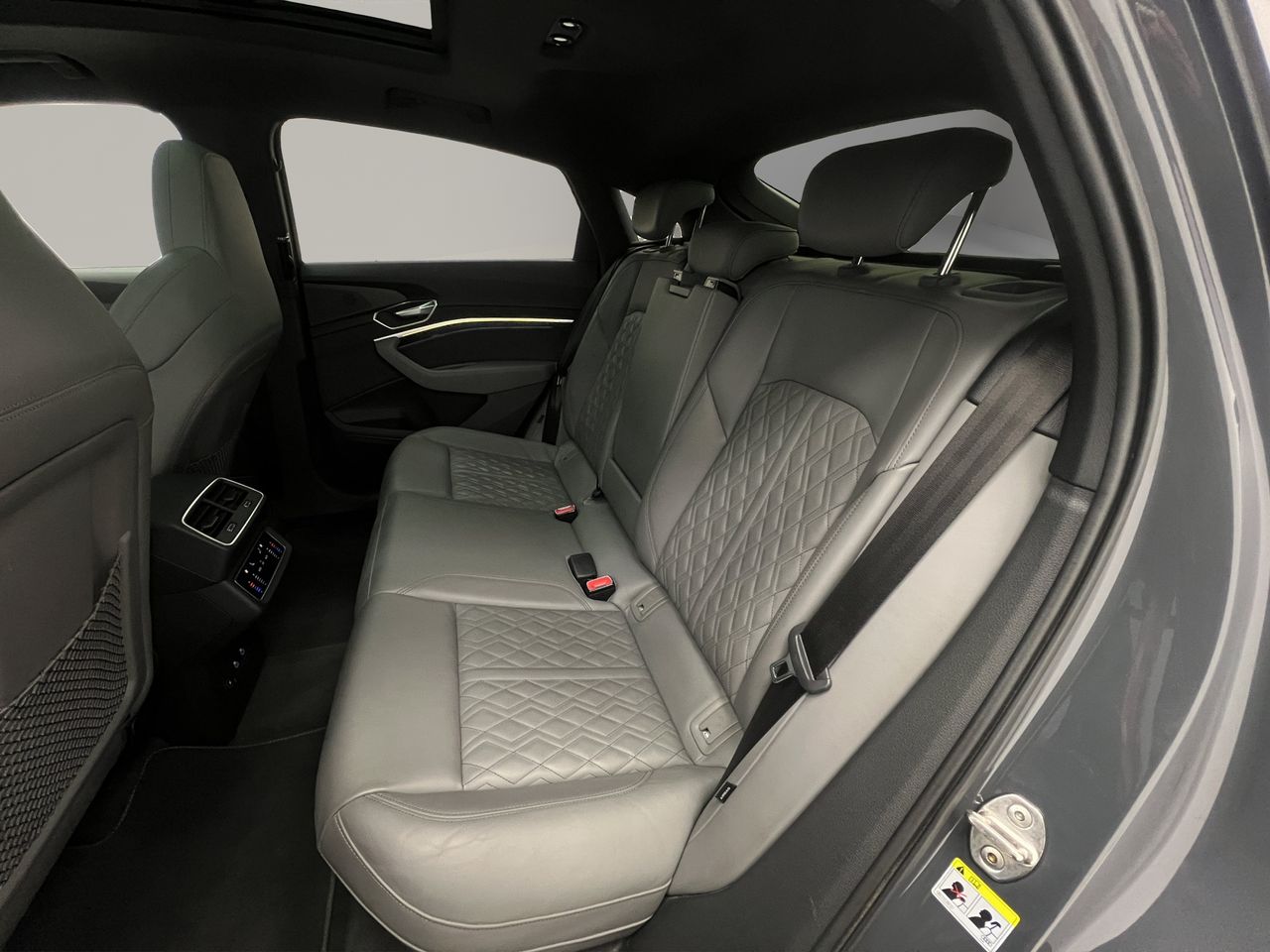 Audi Q8 e-tron S line 55 quattro - Foto 16