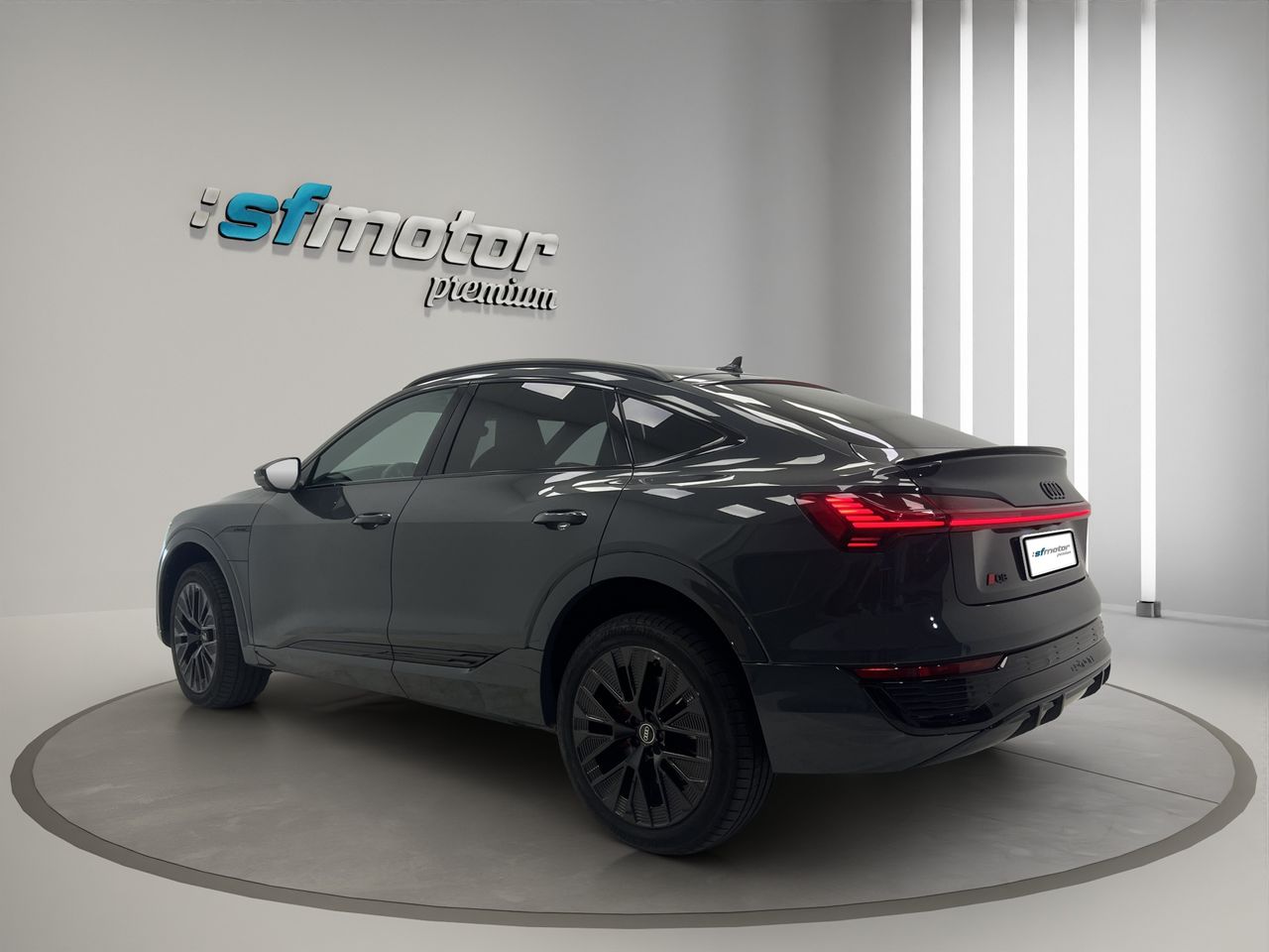Audi Q8 e-tron S line 55 quattro - Foto 6