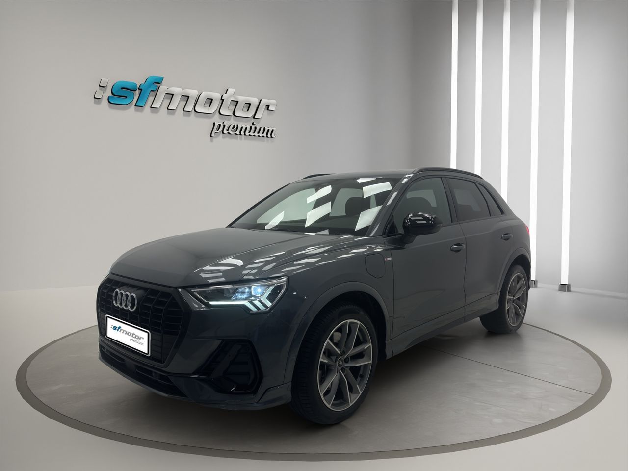 Audi Q3 45 TFSI e 180kW S tronic Black Line - Foto 2