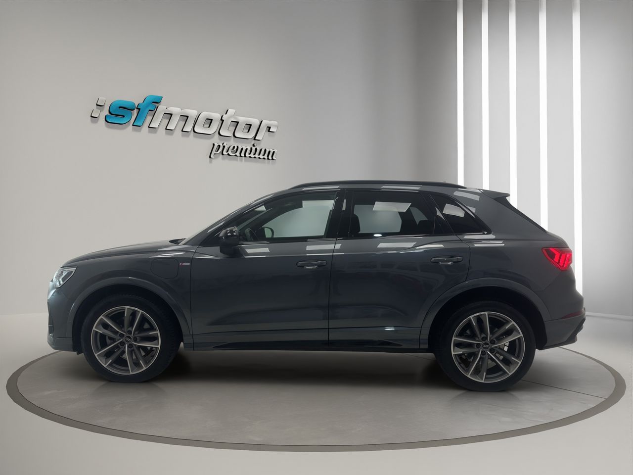 Audi Q3 45 TFSI e 180kW S tronic Black Line - Foto 4