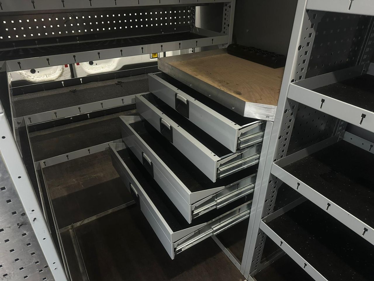 Ford Transit 350M 2.0TD 130PK 96KW M6 TREND 4D - Foto 15