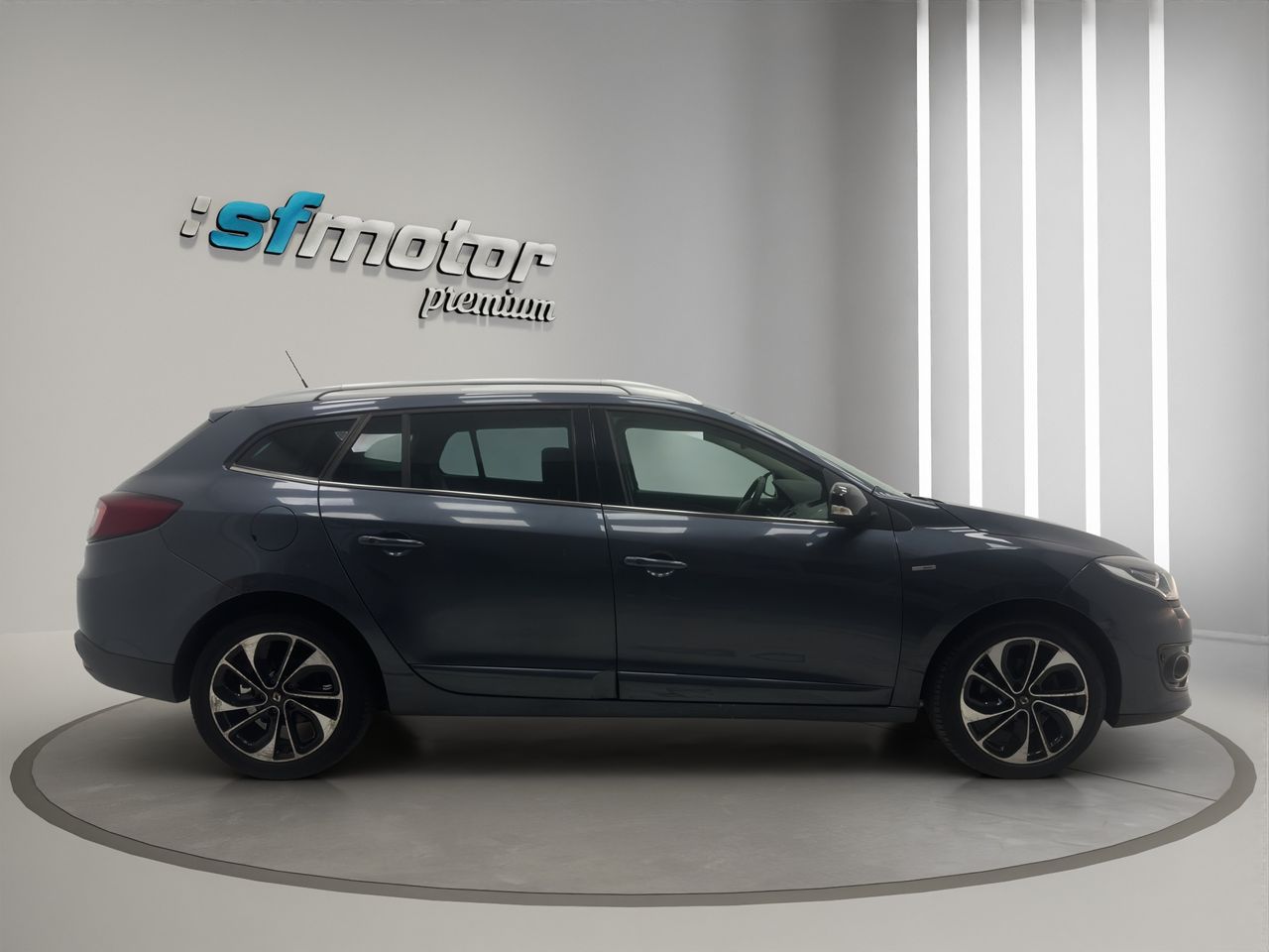 Renault Megane Sport Tourer Bose Energy dCi 130 S&S - Foto 8