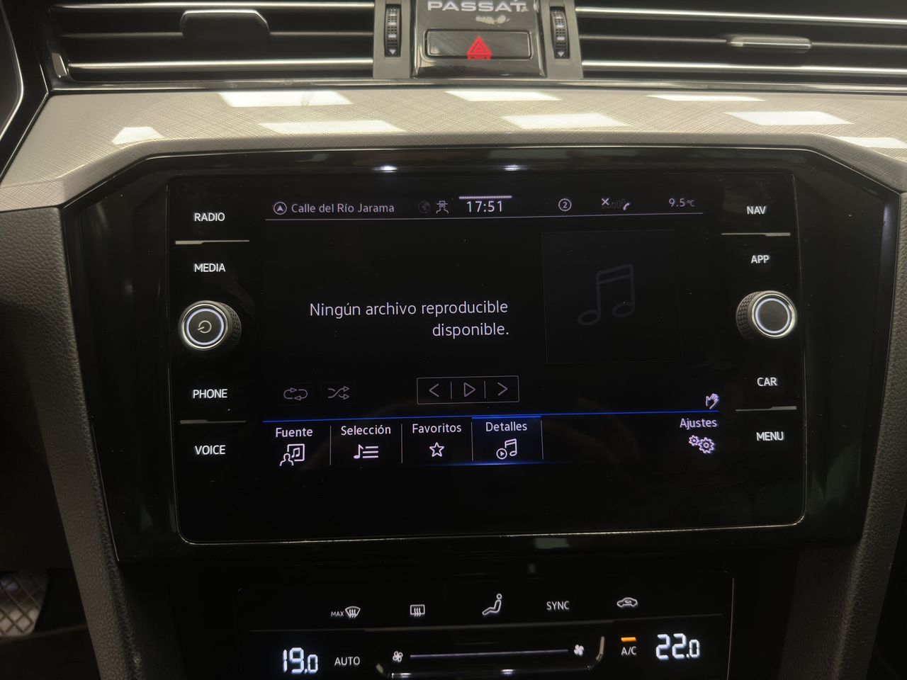 Volkswagen Passat Business 2.0 TDI 110kW (150CV) - Foto 23