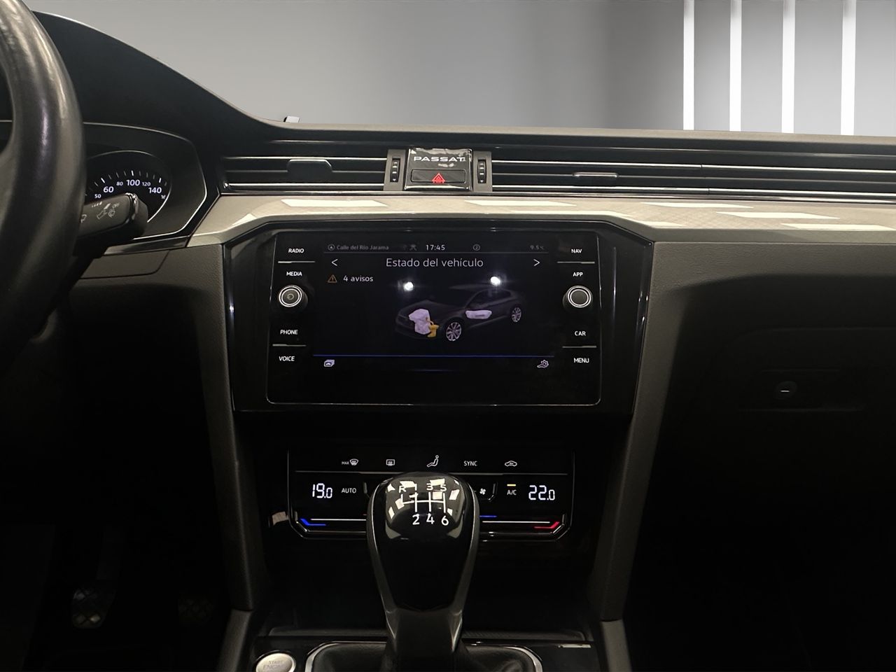 Volkswagen Passat Business 2.0 TDI 110kW (150CV) - Foto 15