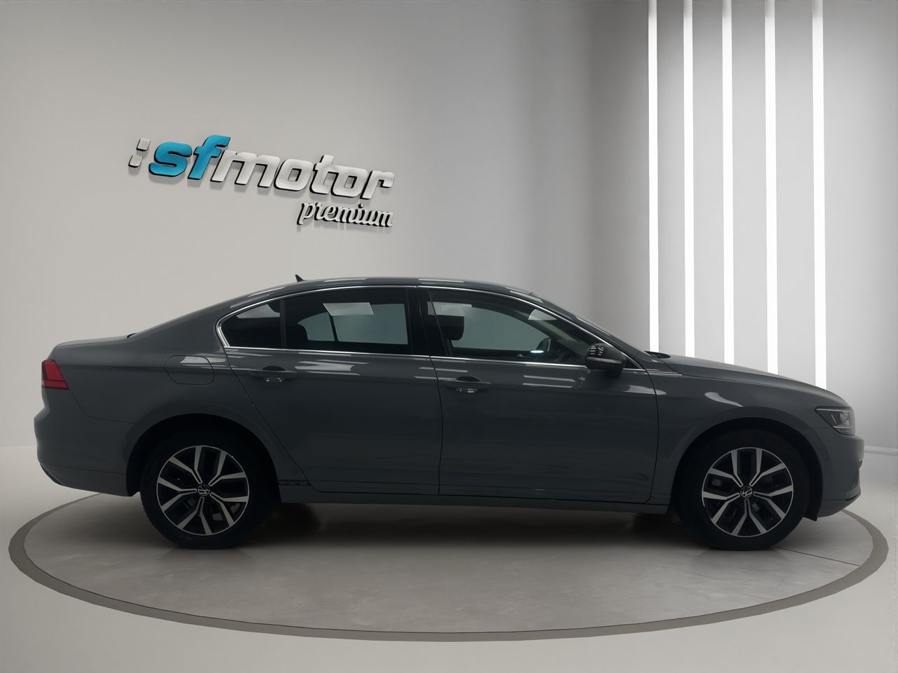 Volkswagen Passat Business 2.0 TDI 110kW (150CV) - Foto 8