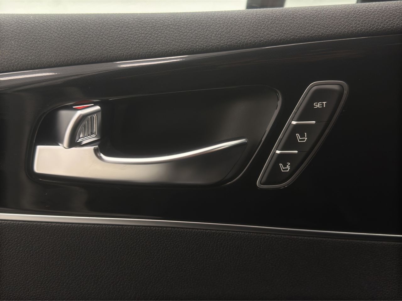 Kia Sorento 2.2 CRDi Emotion Auto 4x4 - Foto 35