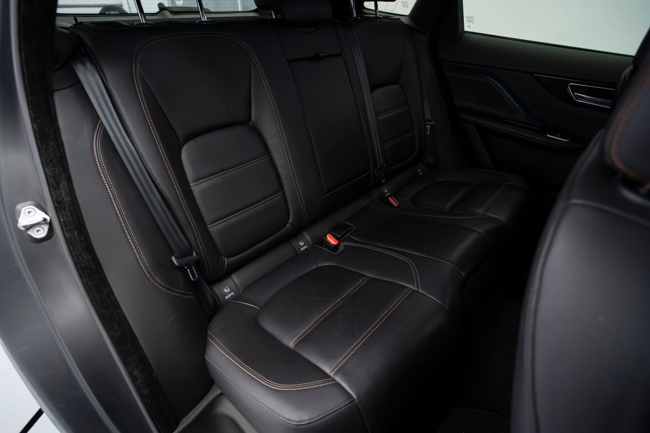 Jaguar F-Pace 2.0L i4D 132kW Prestige Auto - Foto 24