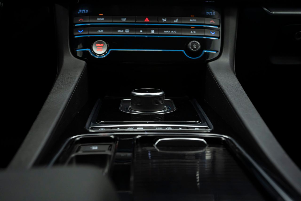 Jaguar F-Pace 2.0L i4D 132kW Prestige Auto - Foto 29