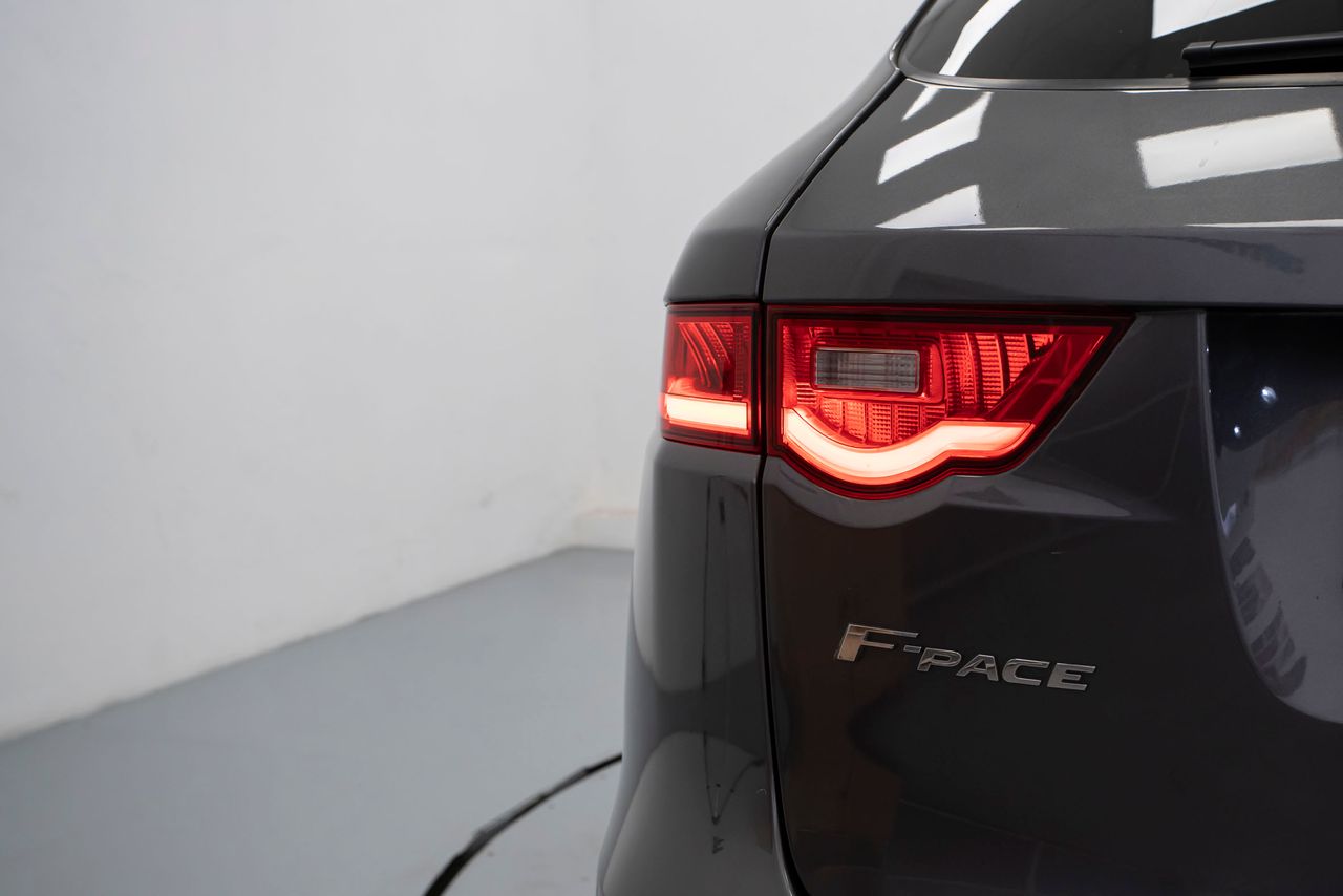 Jaguar F-Pace 2.0L i4D 132kW Prestige Auto - Foto 17