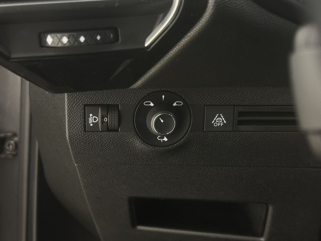 DS DS 7 Crossback BlueHDi DE 96kW (130CV) Auto. CHIC - Foto 42