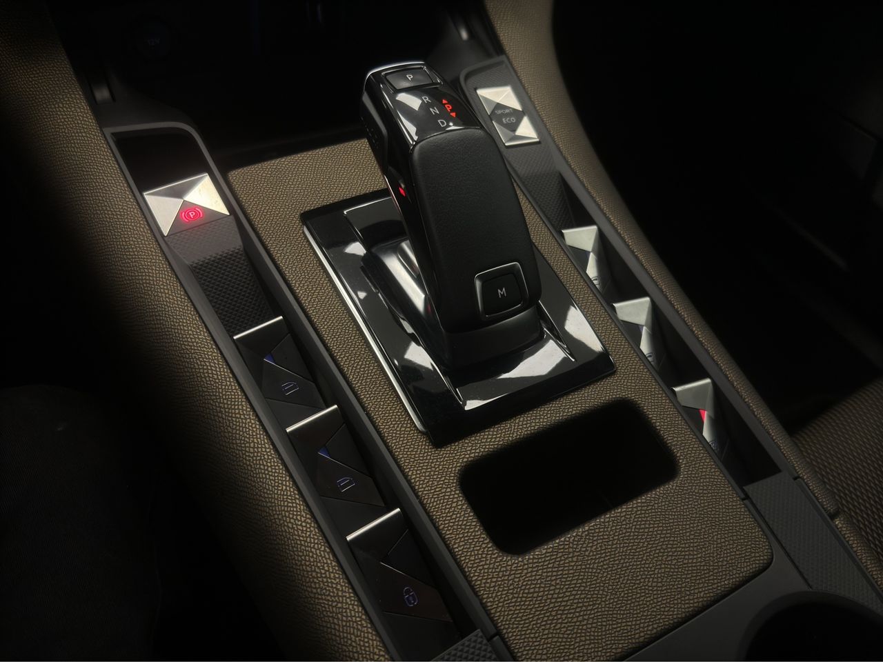 DS DS 7 Crossback BlueHDi DE 96kW (130CV) Auto. CHIC - Foto 28