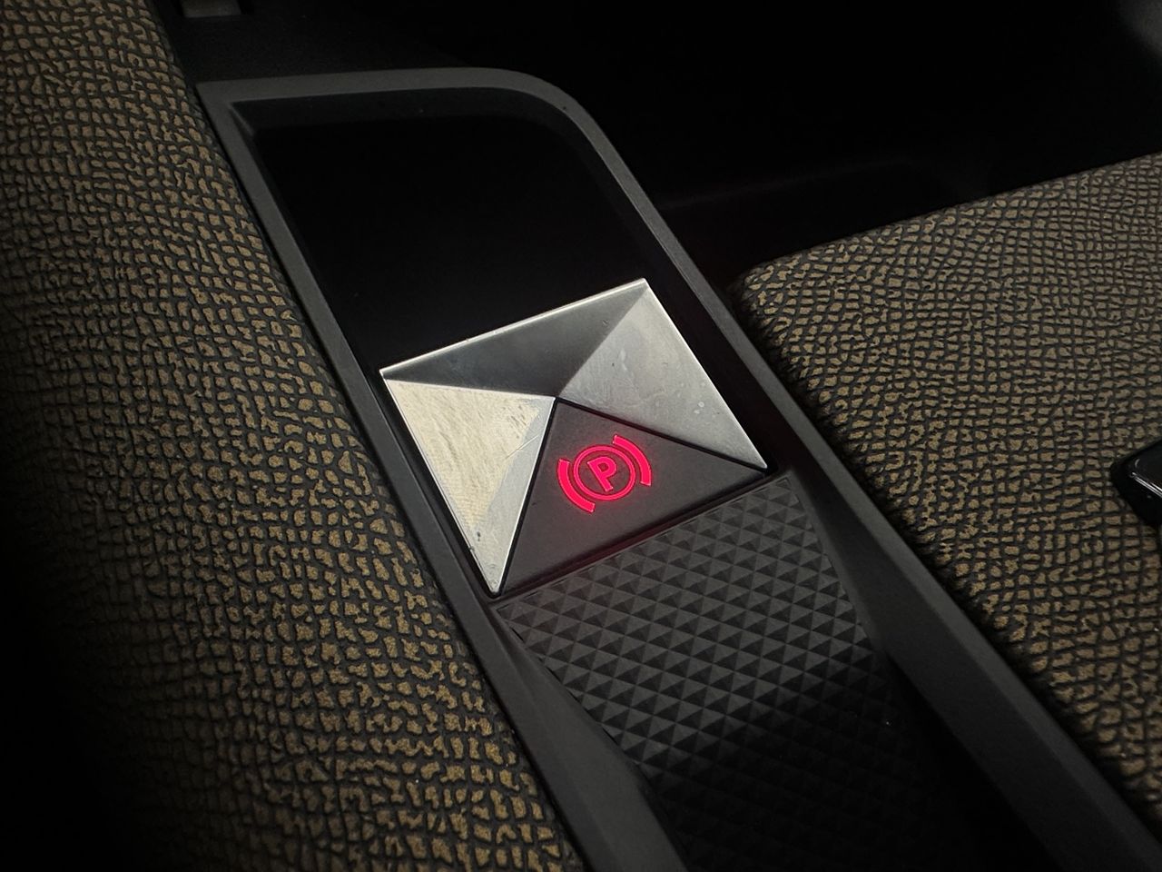 DS DS 7 Crossback BlueHDi DE 96kW (130CV) Auto. CHIC - Foto 32