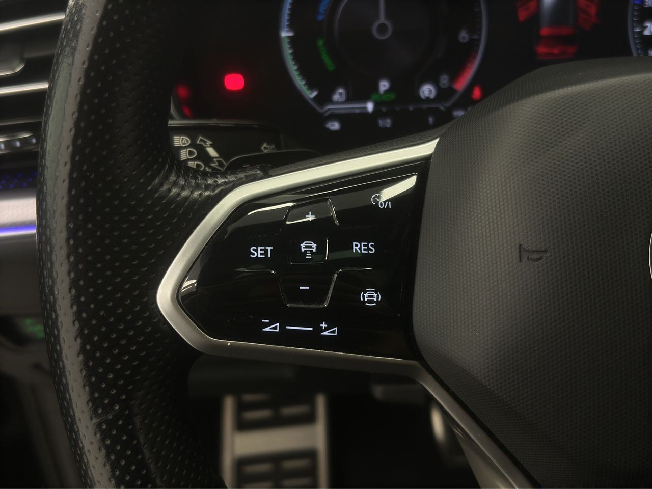 Volkswagen Touareg Hybrid 3.0 TSI 380 CV Tiptronic 8 vel. - Foto 25