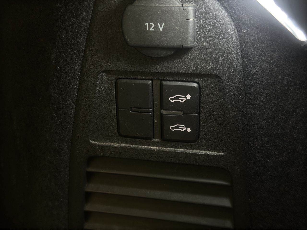 Volkswagen Touareg Hybrid 3.0 TSI 380 CV Tiptronic 8 vel. - Foto 37