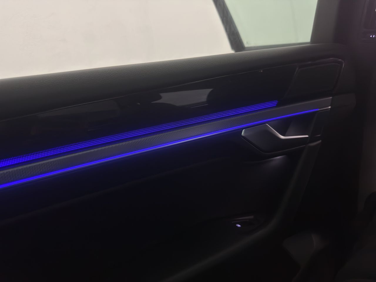 Volkswagen Touareg Hybrid 3.0 TSI 380 CV Tiptronic 8 vel. - Foto 47