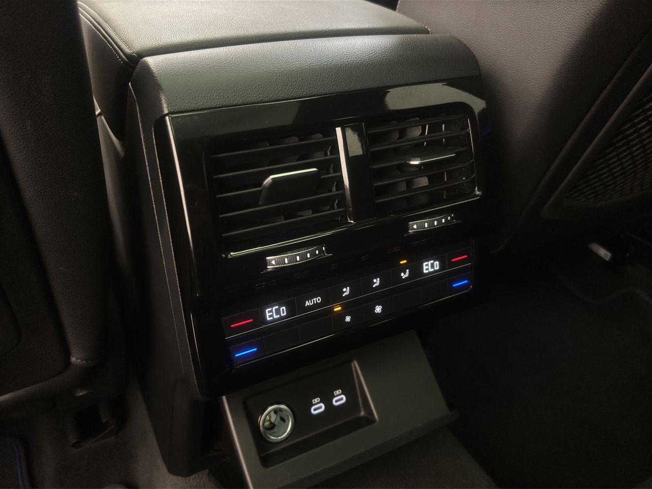 Volkswagen Touareg Hybrid 3.0 TSI 380 CV Tiptronic 8 vel. - Foto 46