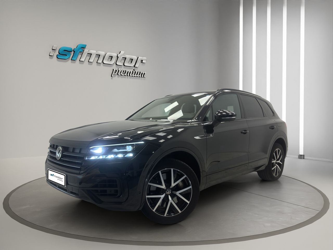 Volkswagen Touareg Hybrid 3.0 TSI 380 CV Tiptronic 8 vel. - Foto 2