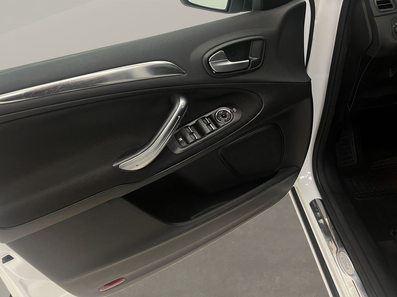 Ford S Max 2.0 TDCi 140cv Trend Auto - Foto 13