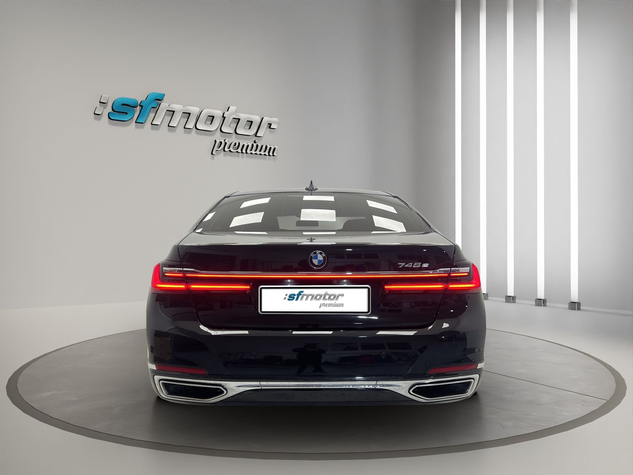 BMW Serie 7 745e - Foto 6