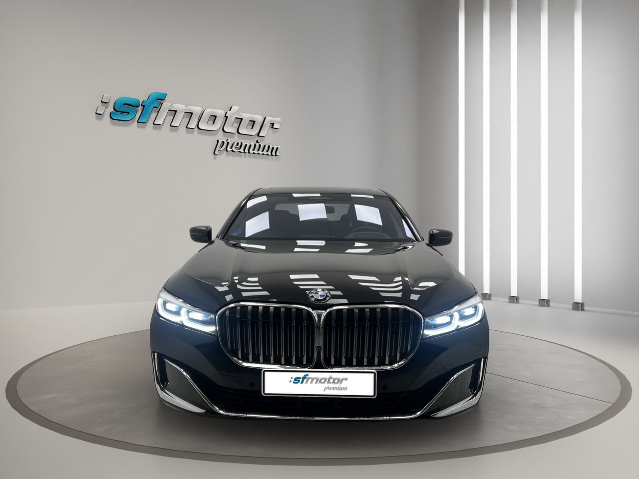 BMW Serie 7 745e - Foto 3
