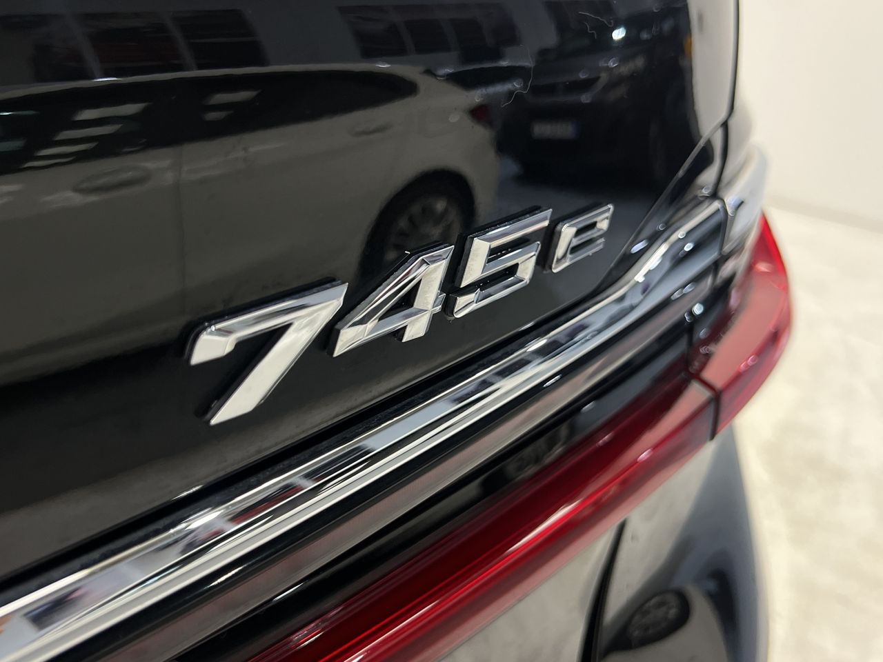 BMW Serie 7 745e - Foto 41