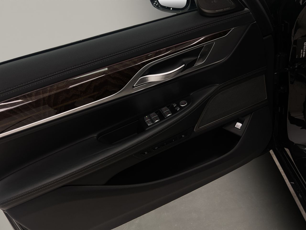 BMW Serie 7 745e - Foto 13