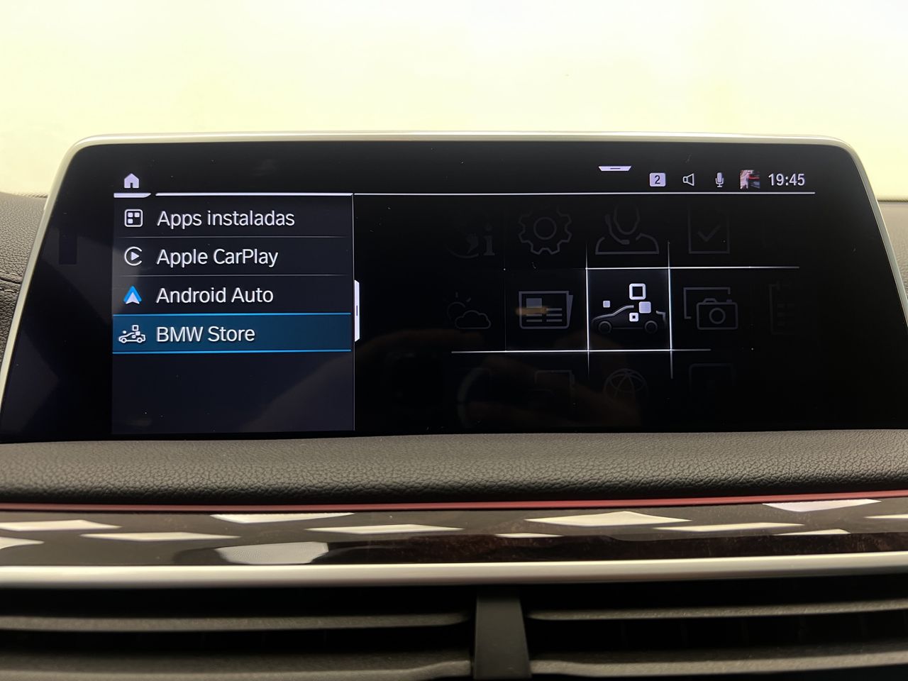 BMW Serie 7 745e - Foto 37