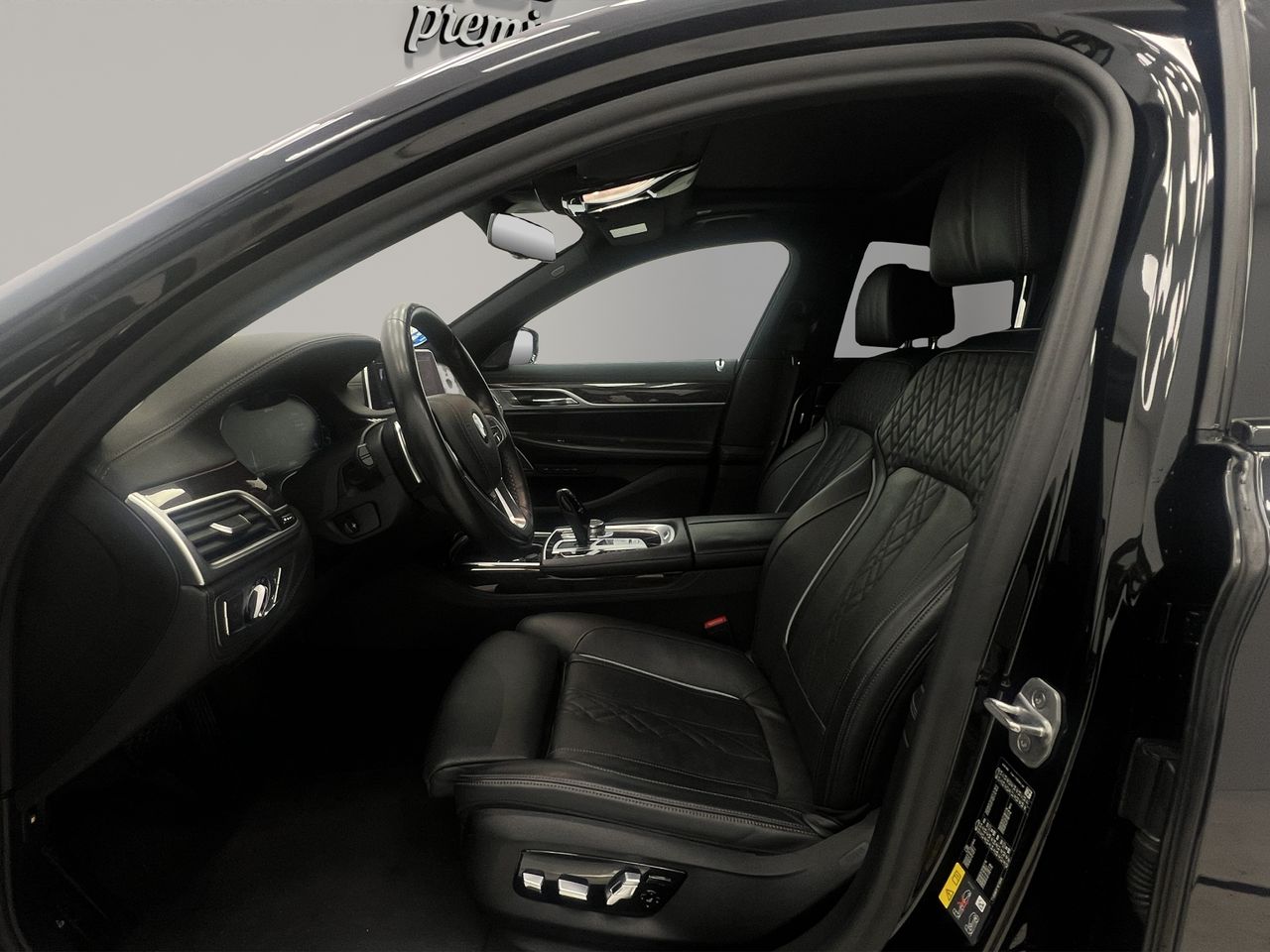 BMW Serie 7 745e - Foto 10