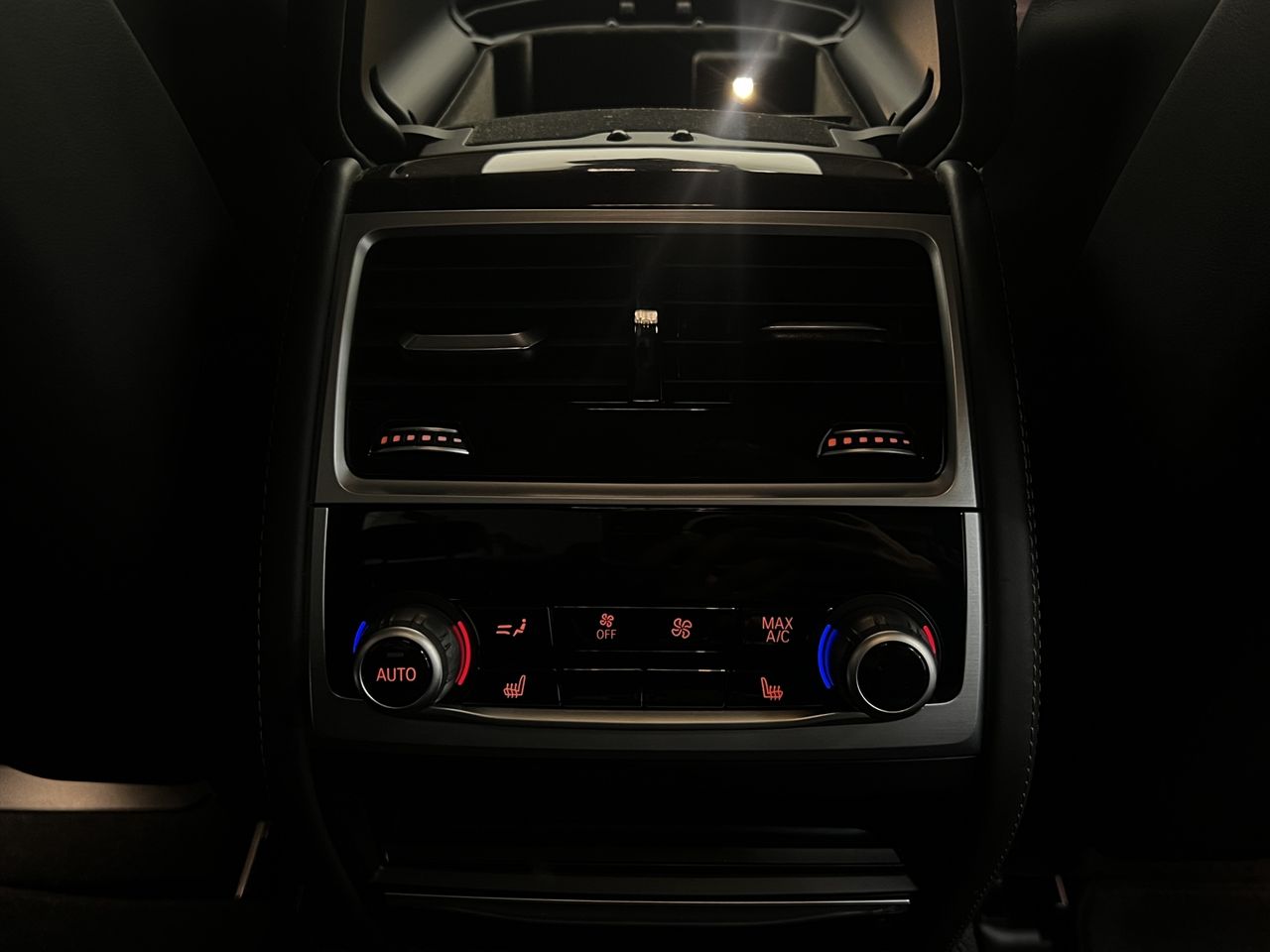 BMW Serie 7 745e - Foto 42